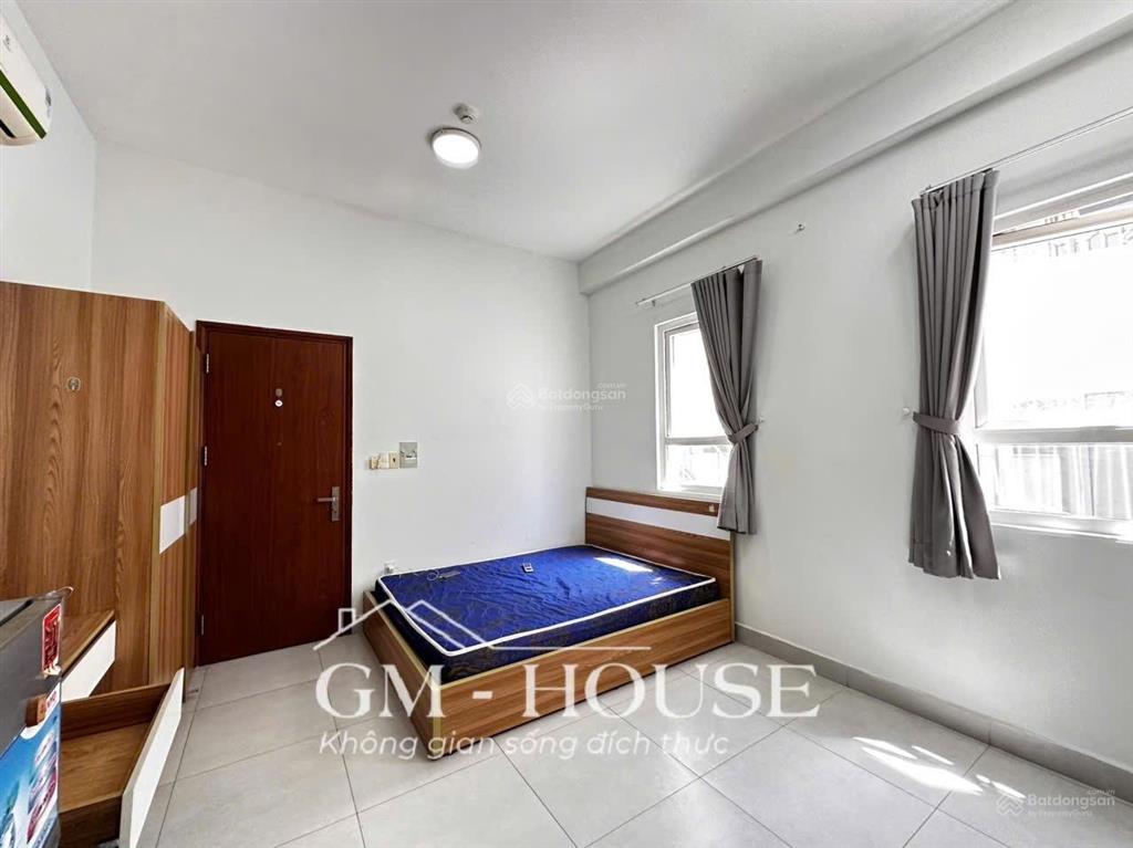 Cho thuê căn phòng mới toà nhà hầm xe bảo vệ gần d5 đi bộ đến hutech và các trường đại học khác
