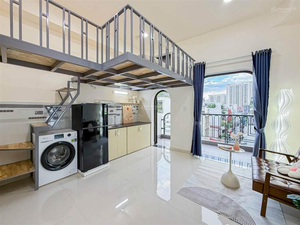 Tòa nhà mới xây đi bộ qua ngoại thương hầm xe thang máy bảo vệ siêu an ninh