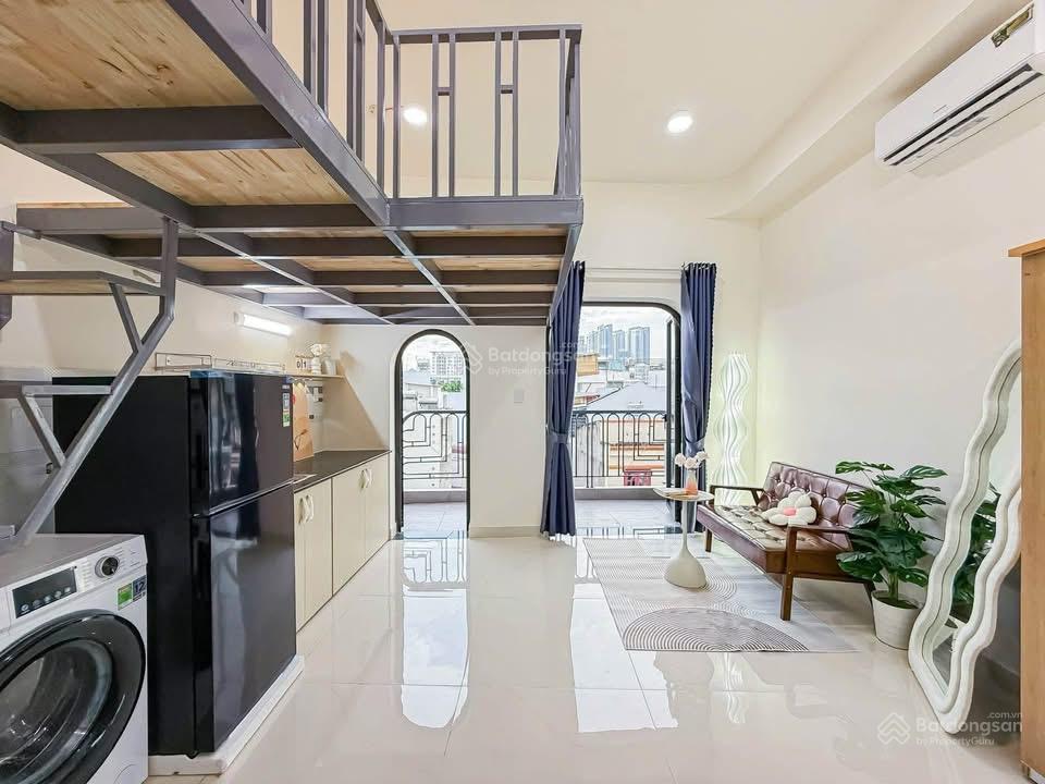 Tòa nhà mới xây đi bộ qua ngoại thương hầm xe thang máy bảo vệ siêu an ninh