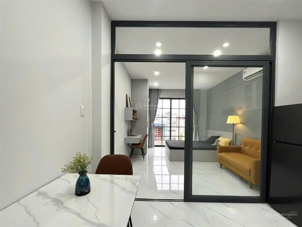 Ra mắt toà nhà mới xây đi bộ qua uef tòa nhà thang máy đạt yêu cầu pccc