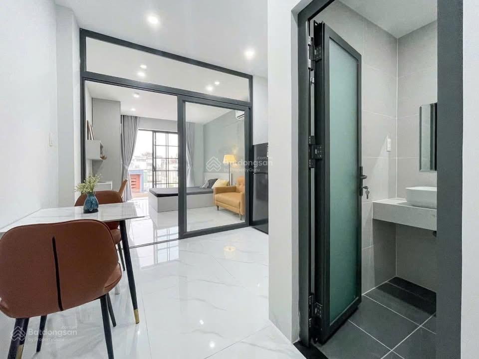 Ra mắt toà nhà mới xây đi bộ qua uef tòa nhà thang máy đạt yêu cầu pccc