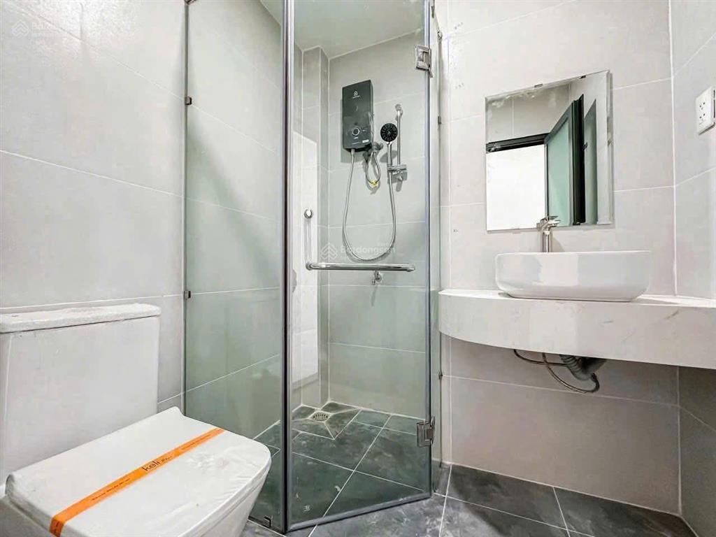 Ra mắt toà nhà mới xây đi bộ qua uef tòa nhà thang máy đạt yêu cầu pccc