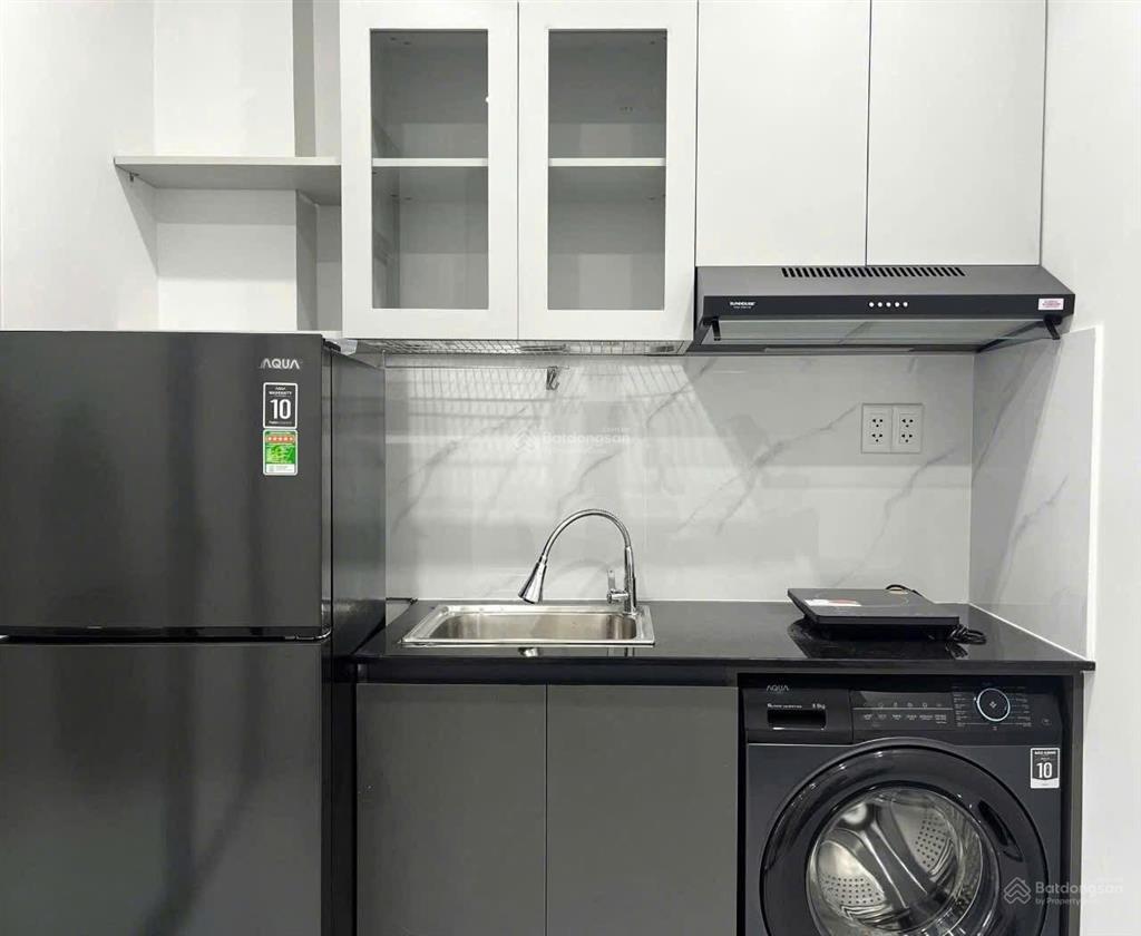 Ra mắt toà nhà mới xây đi bộ qua uef tòa nhà thang máy đạt yêu cầu pccc