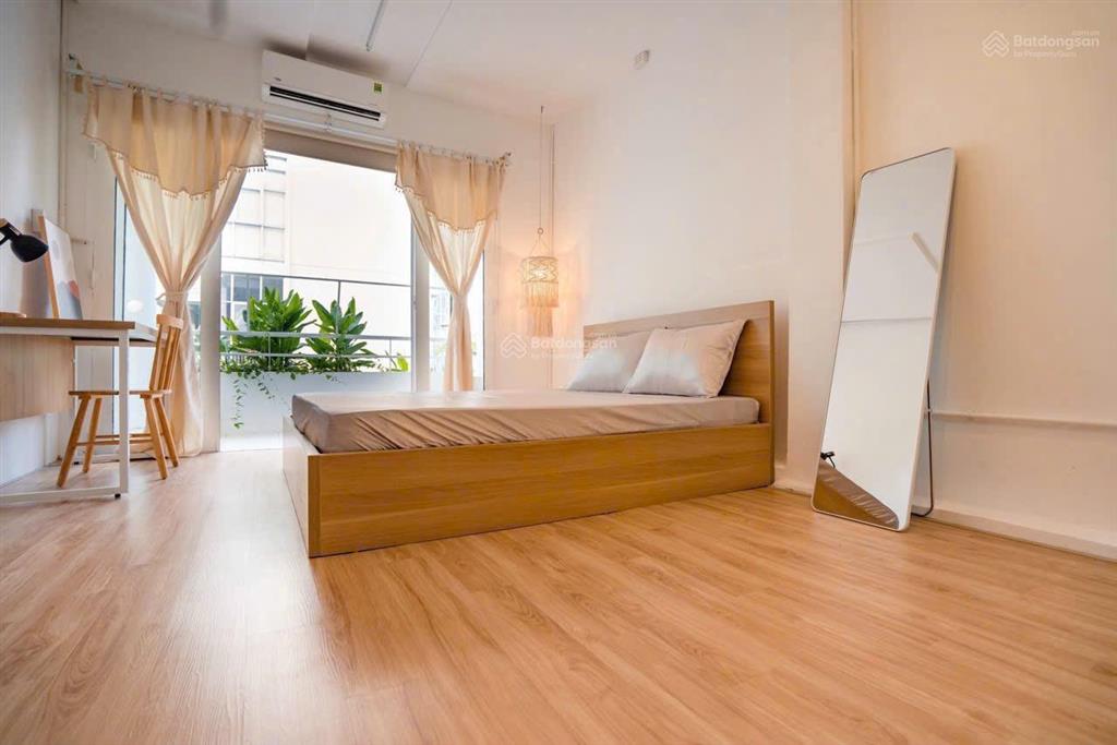 Cho thuê phòng ban công hẻm xe tải gần cầu bông tại bùi hữu nghĩa