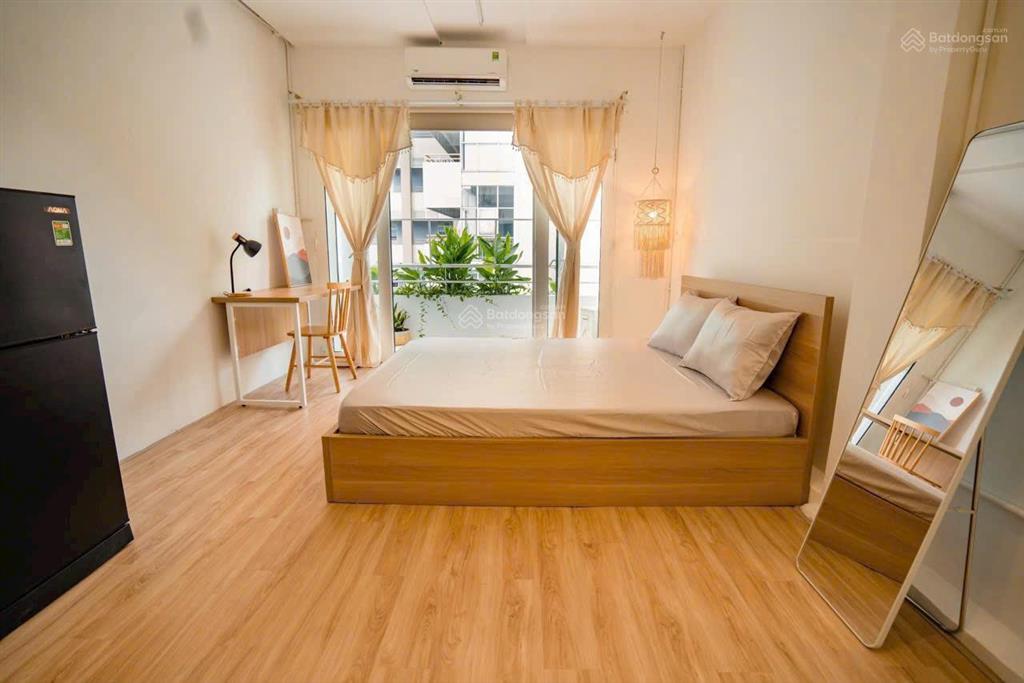 Cho thuê phòng ban công hẻm xe tải gần cầu bông tại bùi hữu nghĩa