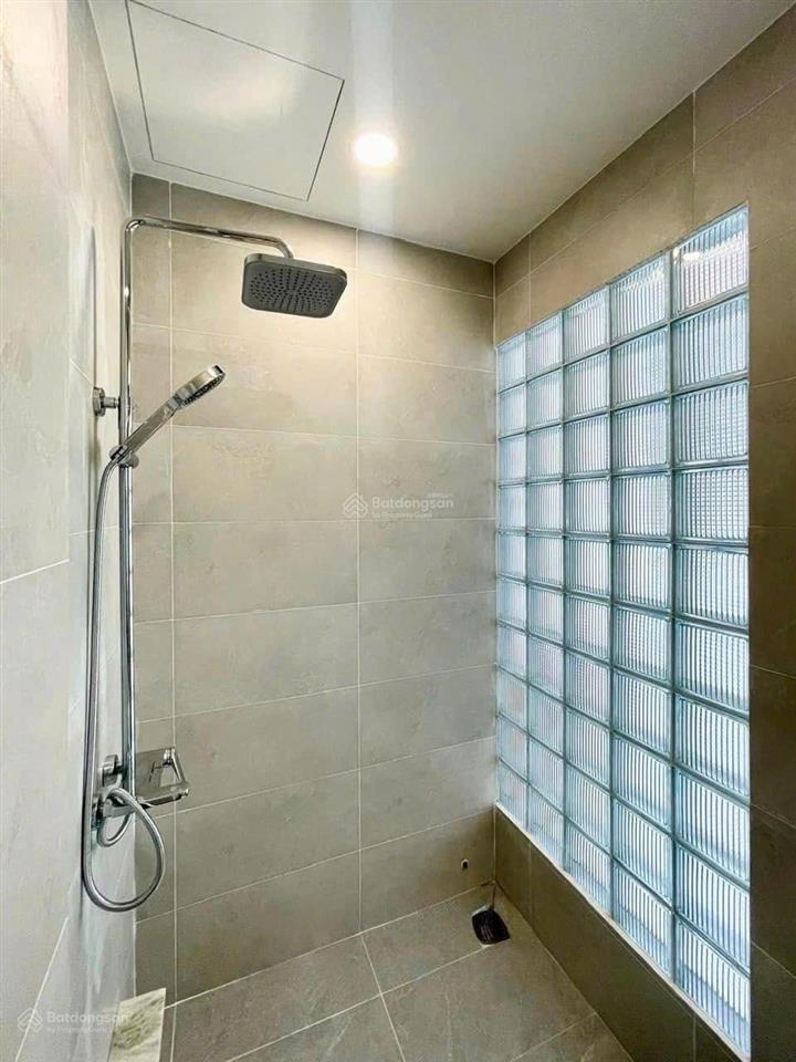 Cho thuê phòng ban công máy giặt riêng ngay d5 ngã tư hàng xanh thuận tiện qua các quận trung tâm