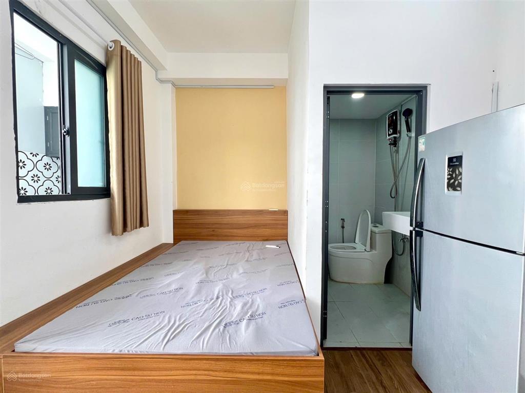 Cho thuê cc mini ban công rộng 30m2 tách bếp, giá chỉ 5,7 triệu/tháng