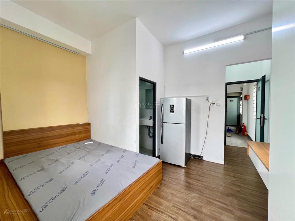 Cho thuê cc mini ban công rộng 30m2 tách bếp, giá chỉ 5,7 triệu/tháng