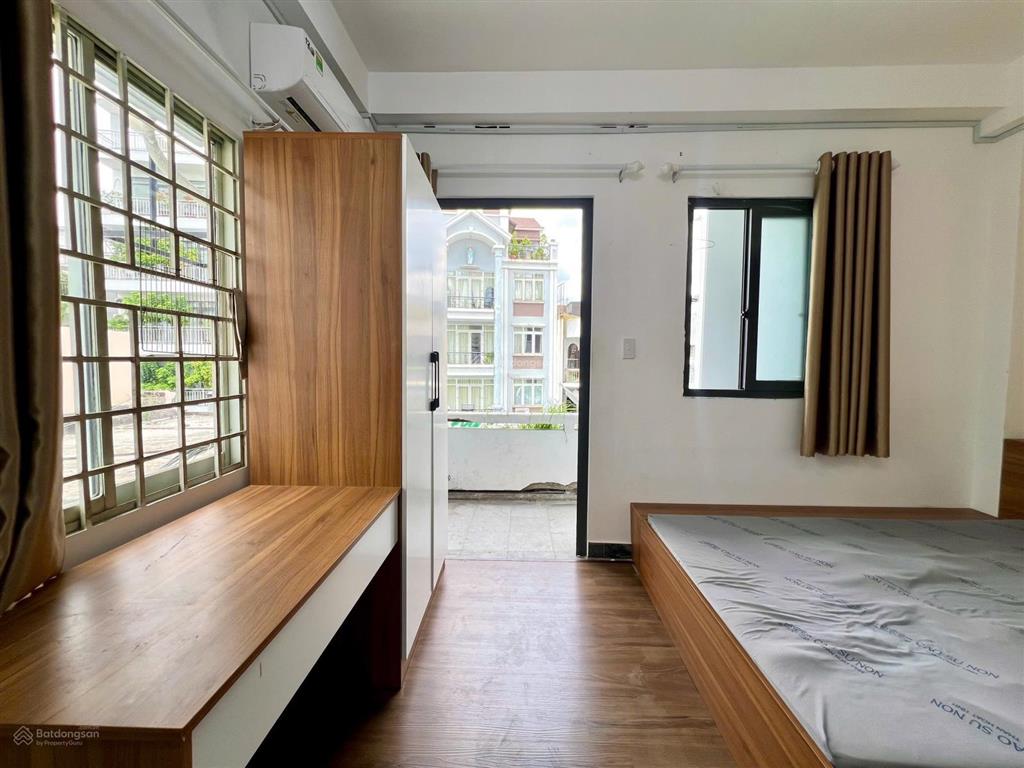 Cho thuê cc mini ban công rộng 30m2 tách bếp, giá chỉ 5,7 triệu/tháng