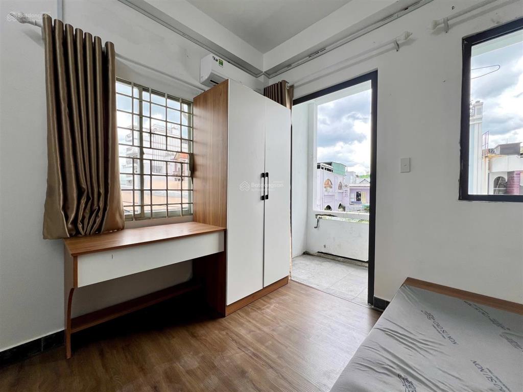 Cho thuê cc mini ban công rộng 30m2 tách bếp, giá chỉ 5,7 triệu/tháng