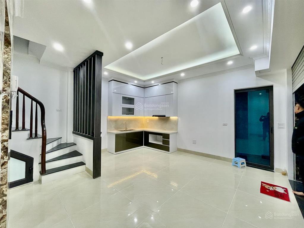 Trần duy hưngcầu giấydt 55m x6tthang máynhỉnh 13tỷcách ô tô 10m nhà đẹp xây mới long lanh