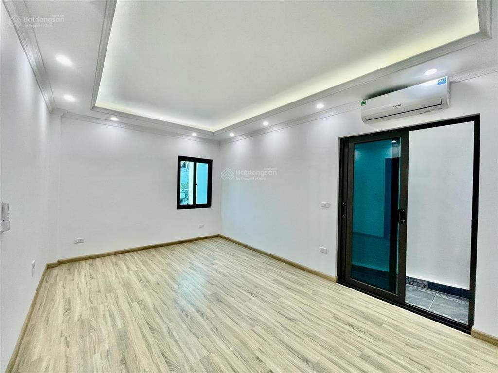 Trần duy hưngcầu giấydt 55m x6tthang máynhỉnh 13tỷcách ô tô 10m nhà đẹp xây mới long lanh