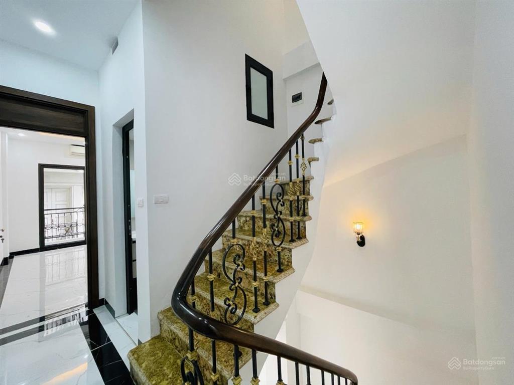 Tô vĩnh diệnô tô đỗ cửadt 50mx5t nhỉnh 15 tỷ1 nhà ra phốkinh doanhnhà đẹp long lanh