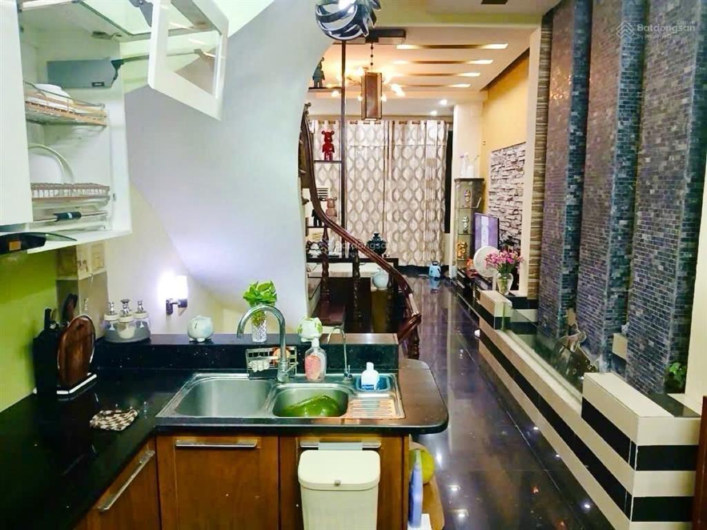 Nguyễn ngọc vũcầu giấydt 50m nhỉnh 11 tỷnhà đẹp 30m ra ô tô tránhô chờ thang máyfull nội thât