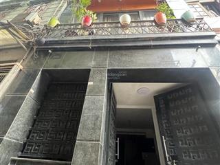 Nguyễn ngọc vũcầu giấydt 50m nhỉnh 11 tỷnhà đẹp 30m ra ô tô tránhô chờ thang máyfull nội thât