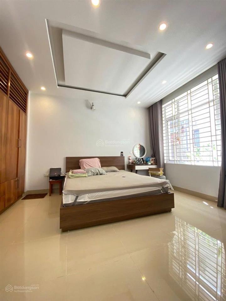 Vương thừa vũô tô đỗ cửadt 45m x5tnhỉnh 15 tỷ cách 1 nhà ra phốngõ thông kinh doanh  nhà đẹp