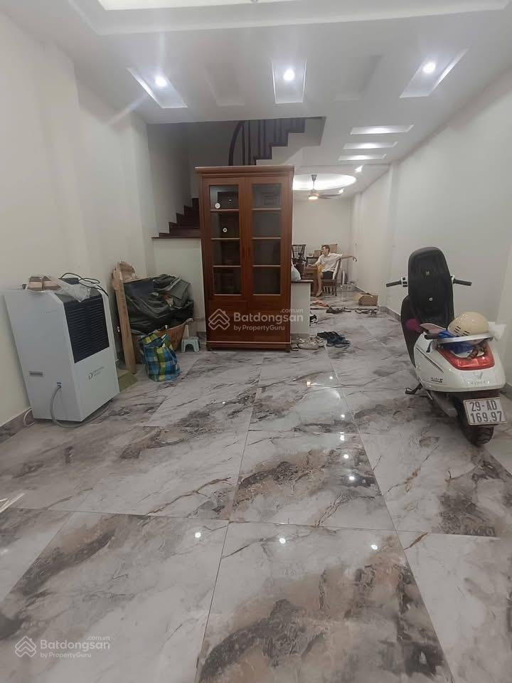 Giảm sốc  trường chinh  dt 55m2x5t  nhỉnh 13 tỷ  ngõ thông  nhà đẹp  gần phố  tặng nội thất