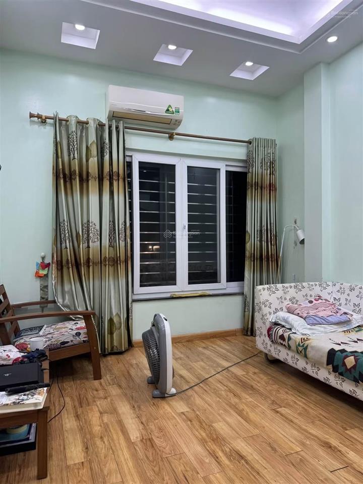 Cực hiếmphố quan nhândt 38m2 x5tnhỉnh 8 tỷnhà đẹpdân xâytặng nội thấtngõ 3 gáccực gần phố