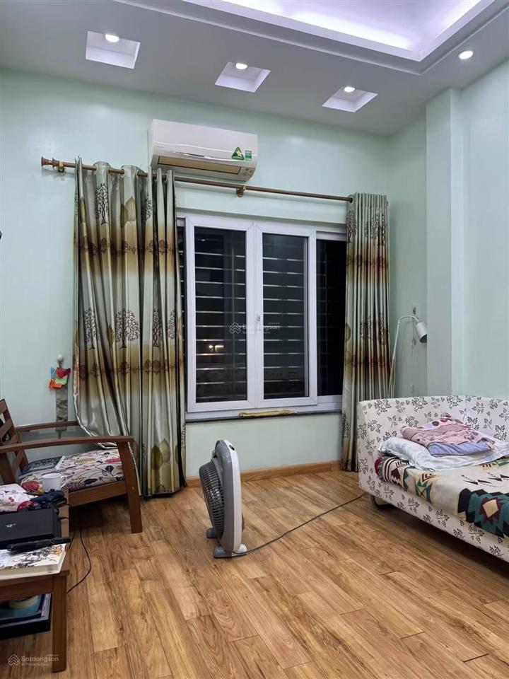 Cực hiếmphố hoàng ngân dt 38m x5tnhỉnh 8 tỷnhà đẹpdân xâytặng nội thấtngõ 3 gáccực gần phố