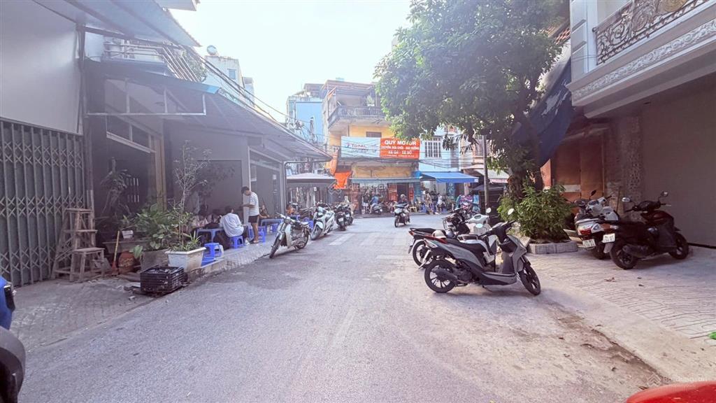 Mặt phố yên xá, thanh trì, dt 40m, nhỉnh 9 tỷ, vỉa hè ô tô dừng đỗ ngày đêm, kinh doanh đỉnh cao