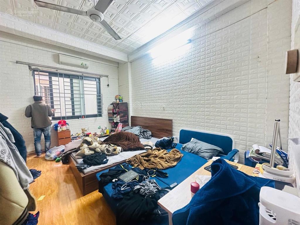 6 tỷ có nhà quốc tử giám dt 35m x4t ngõ ba gác nhà dân xây chắc chắn full nội thất ko có căn thứ 2