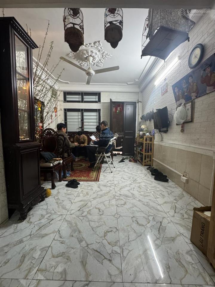 6 tỷ có nhà quốc tử giám dt 35m x4t ngõ ba gác nhà dân xây chắc chắn full nội thất ko có căn thứ 2