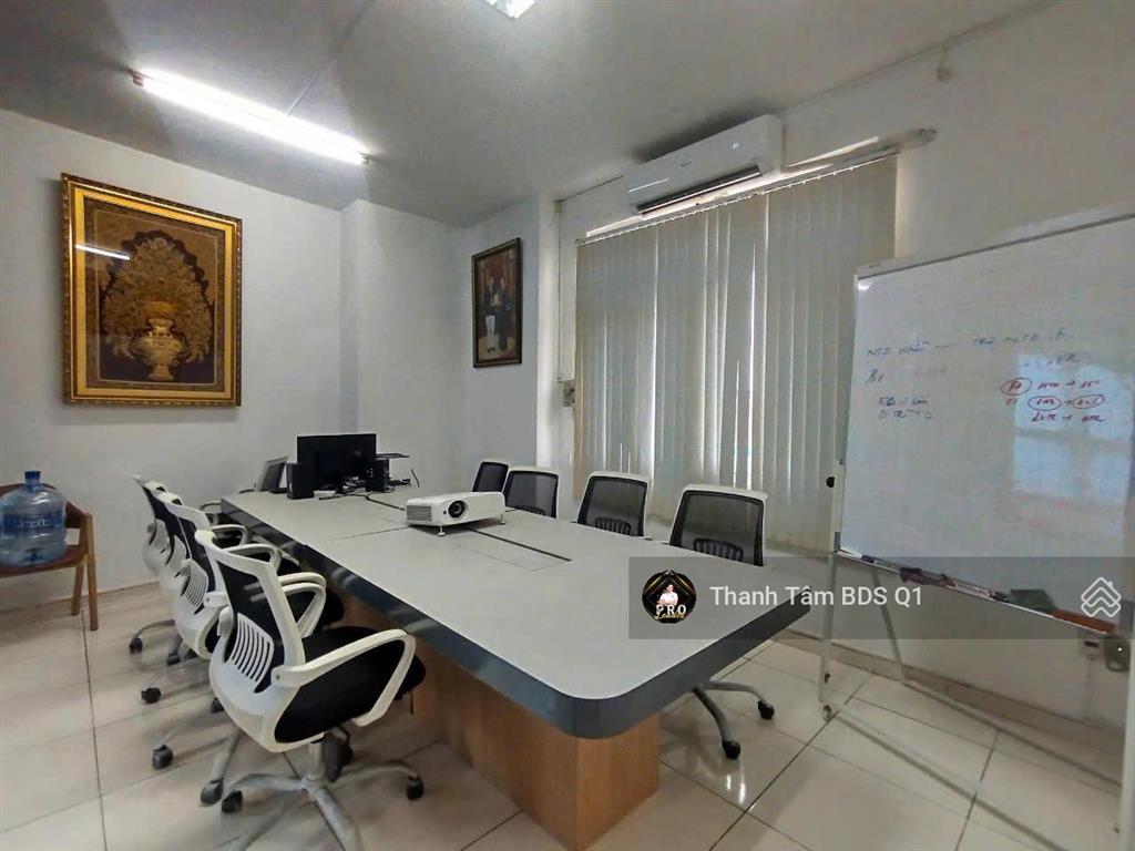 Bán tòa mặt tiền trần hưng đạo  dt 4.1 x 18m. cn 70m2  4 tầng  giá bán 27 tỷ tl