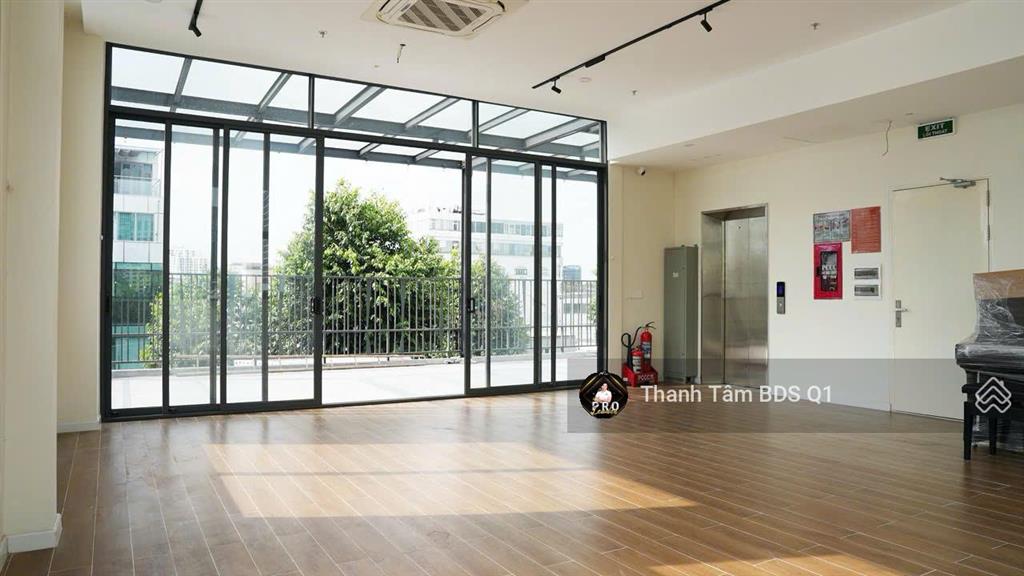 Cao ốc hầm 7 tầng | mt trần hưng đạo q1 |10x32m | thuê 250 triệu / tháng  120 tỷ