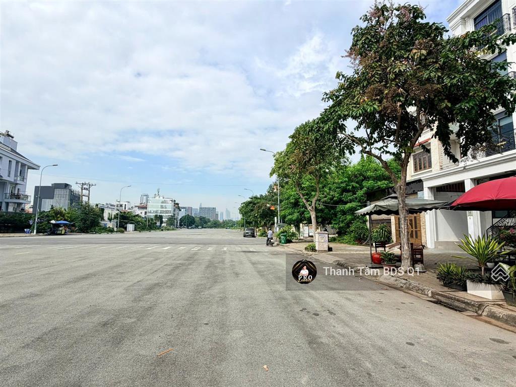 Bán lô mặt tiền rẻ nhất an khánh, ngay trần não, quận 2  dt 330m2  xây building cao tầng  75 tỷ