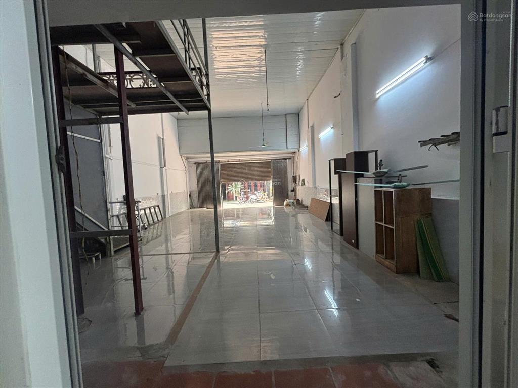 Căn nhà hiếm, vừa ở vừa kinh doanh, đường lớn, xe tải ra vào, chốt nhanh kẻo mất