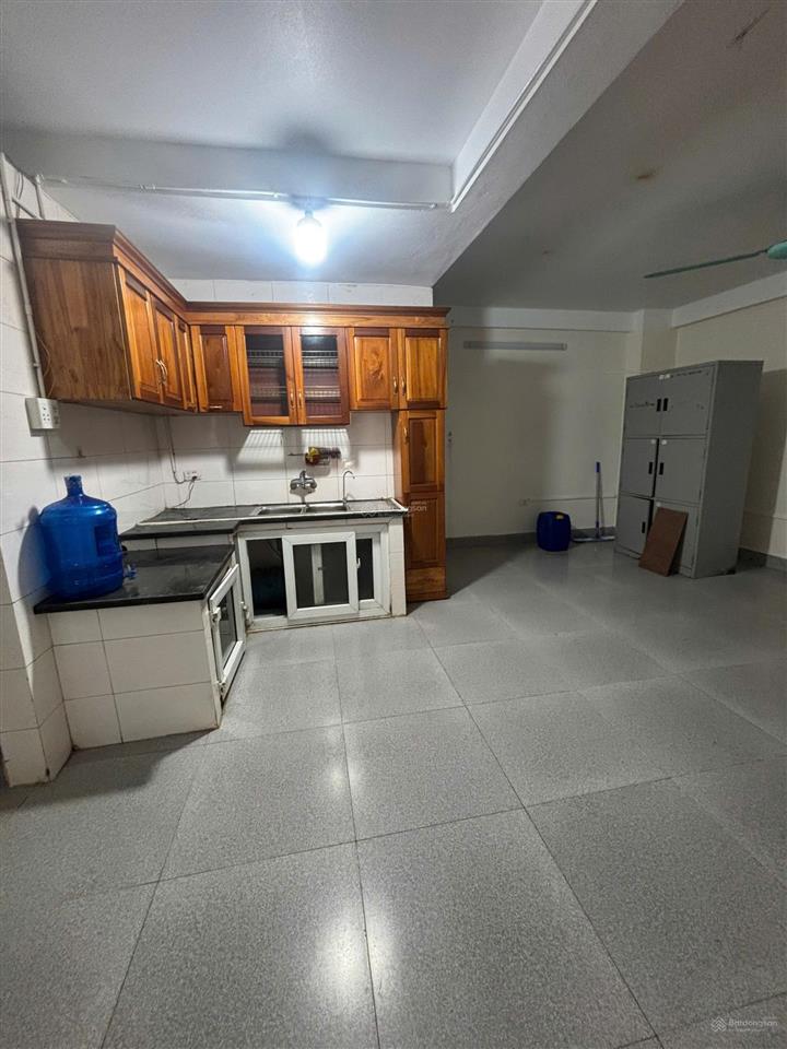 Căn nhà hiếm, vừa ở vừa kinh doanh, đường lớn, xe tải ra vào, chốt nhanh kẻo mất