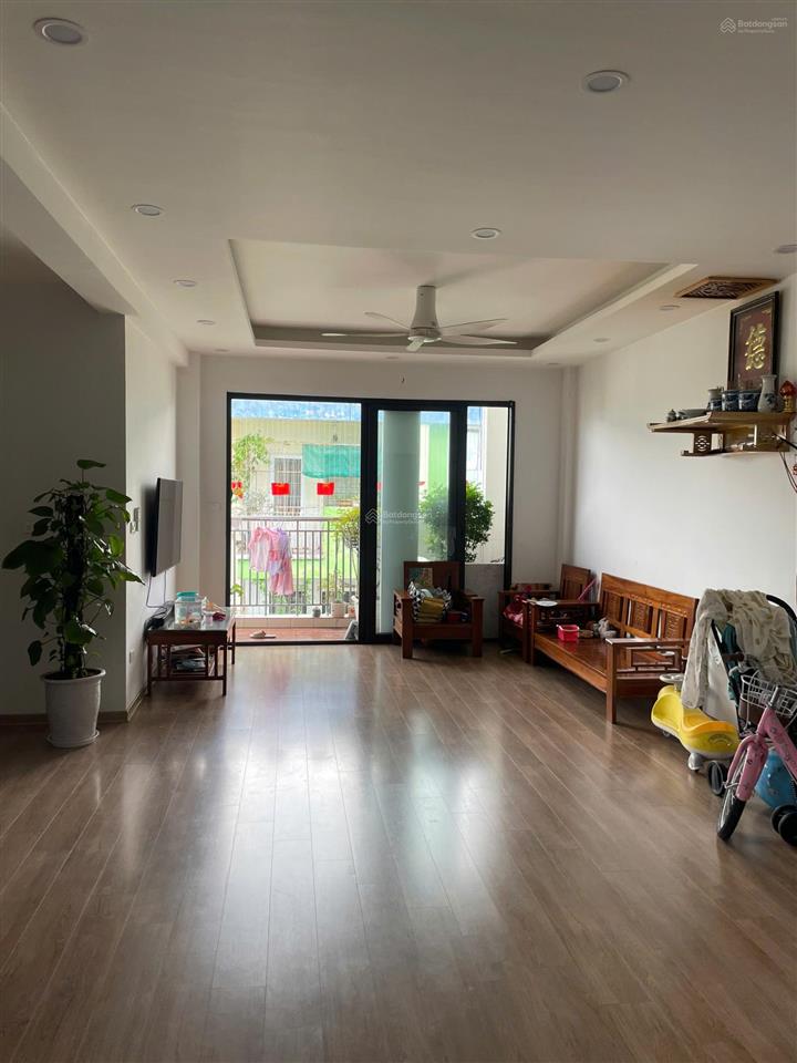 Chung cư việt hưng, long biên  tặng toàn bộ nội thất