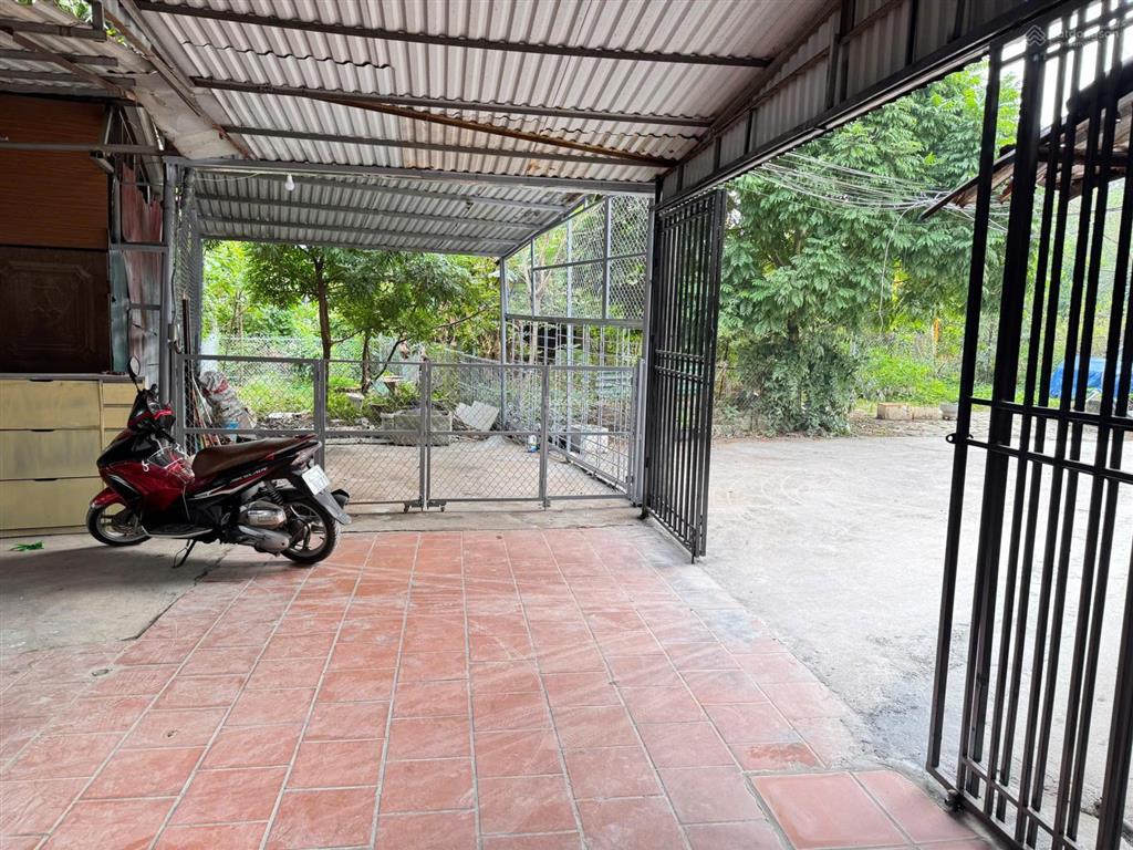 Cho thuê nhà phú viên bồ đề, long biên, 4 tầng có sân đậu oto, khu dân cư yên tĩnh, an ninh tốt
