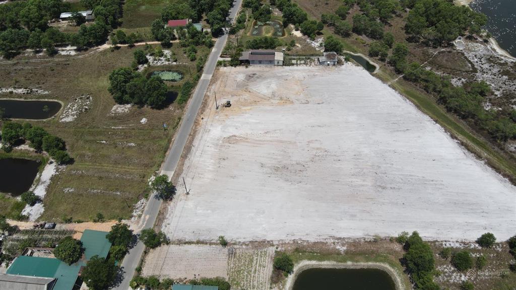 Hơn 4 tỷ đất rộng 4300m2 mặt đường đh43 chạy thẳng bãi tắm triệu cơ, cảng mỹ thủy