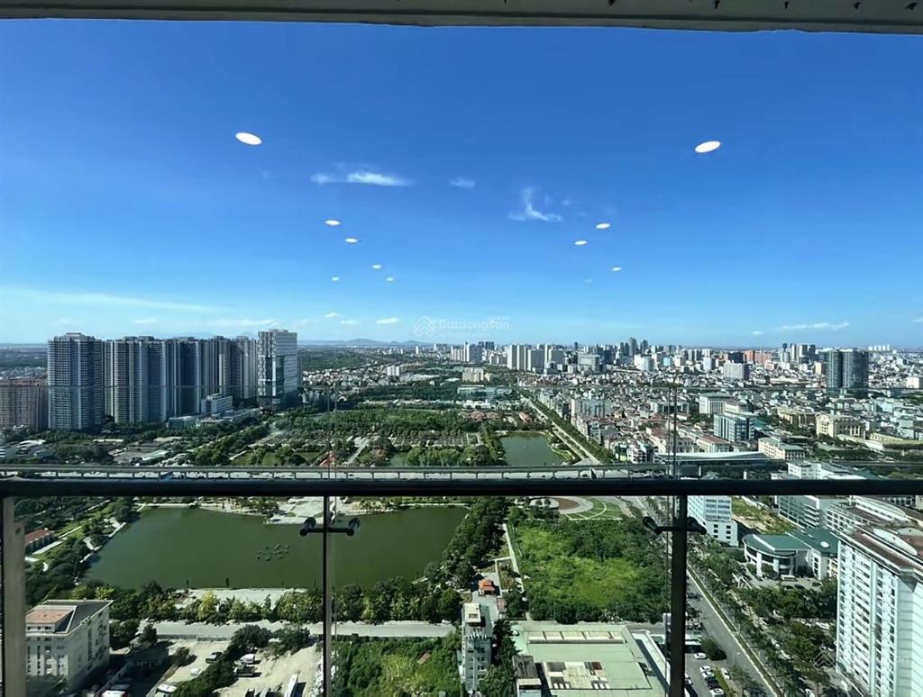 Chính chủ bán căn góc tầng cao đẹp. giá rẻ hơn hàng xóm