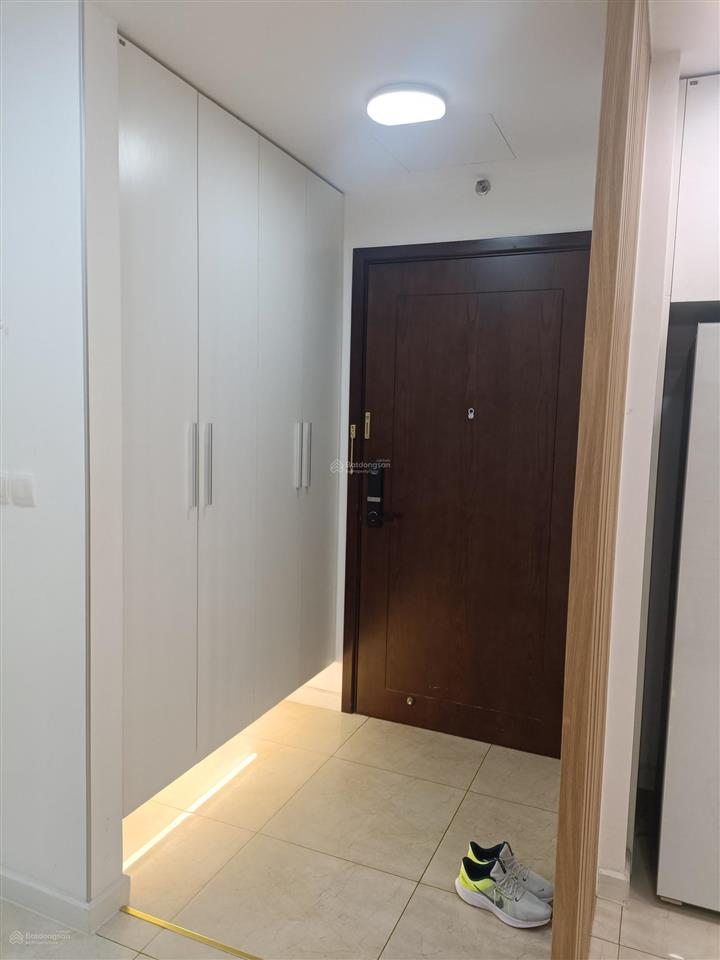 Giá 18triệu/tháng căn hộ view hồ tại d'capitale diện tích 75m2, 2n2vs