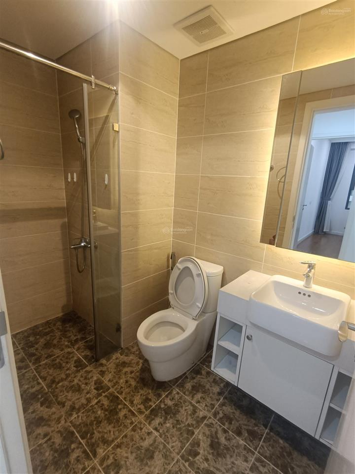 Giá 18triệu/tháng căn hộ view hồ tại d'capitale diện tích 75m2, 2n2vs