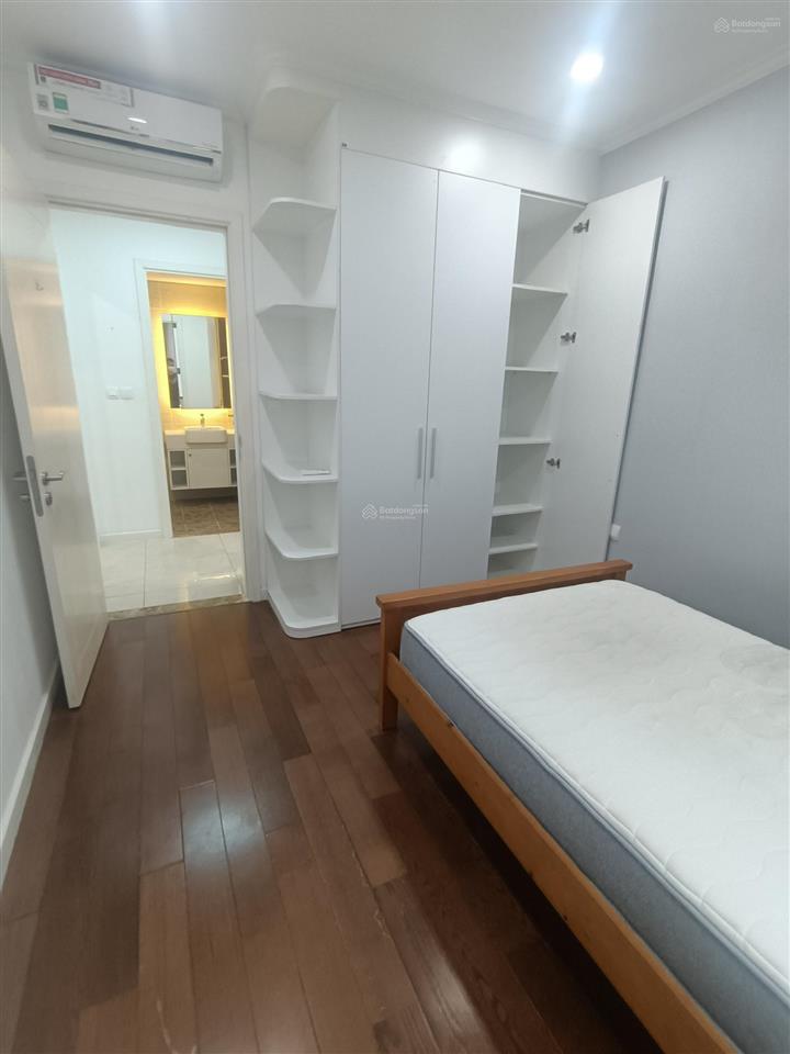 Giá 18triệu/tháng căn hộ view hồ tại d'capitale diện tích 75m2, 2n2vs