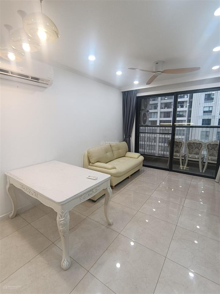 Giá 18triệu/tháng căn hộ view hồ tại d'capitale diện tích 75m2, 2n2vs