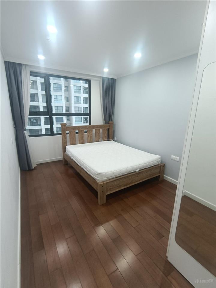 Giá 18triệu/tháng căn hộ view hồ tại d'capitale diện tích 75m2, 2n2vs