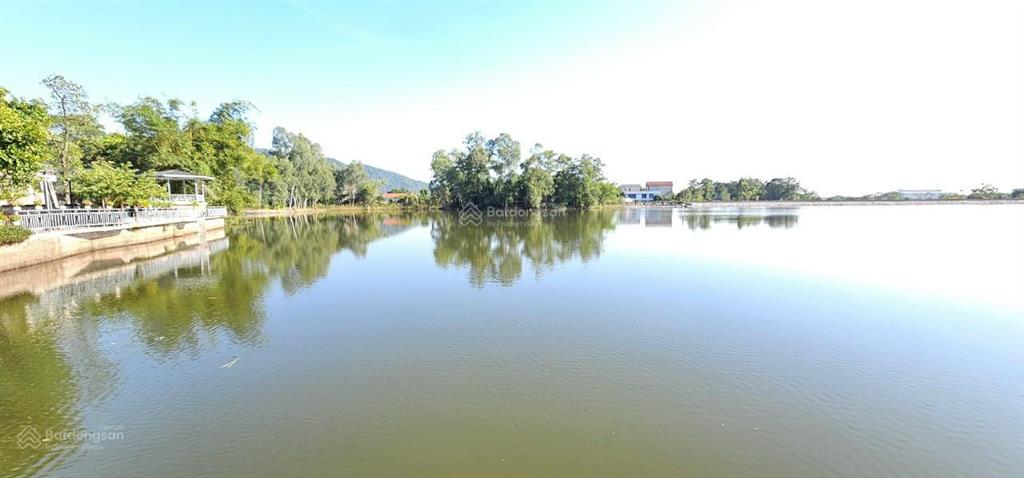 Hot! mảnh 400m2  3000m2 đất nghỉ dưỡng. gần hồ. sổ đỏ trao tay. tại khu nghỉ dưỡng xã minh phú