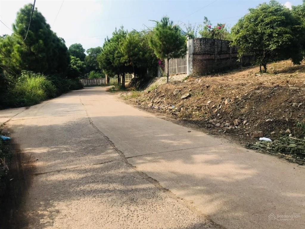 Hot! mảnh 400m2  3000m2 đất nghỉ dưỡng. gần hồ. sổ đỏ trao tay. tại khu nghỉ dưỡng xã minh phú