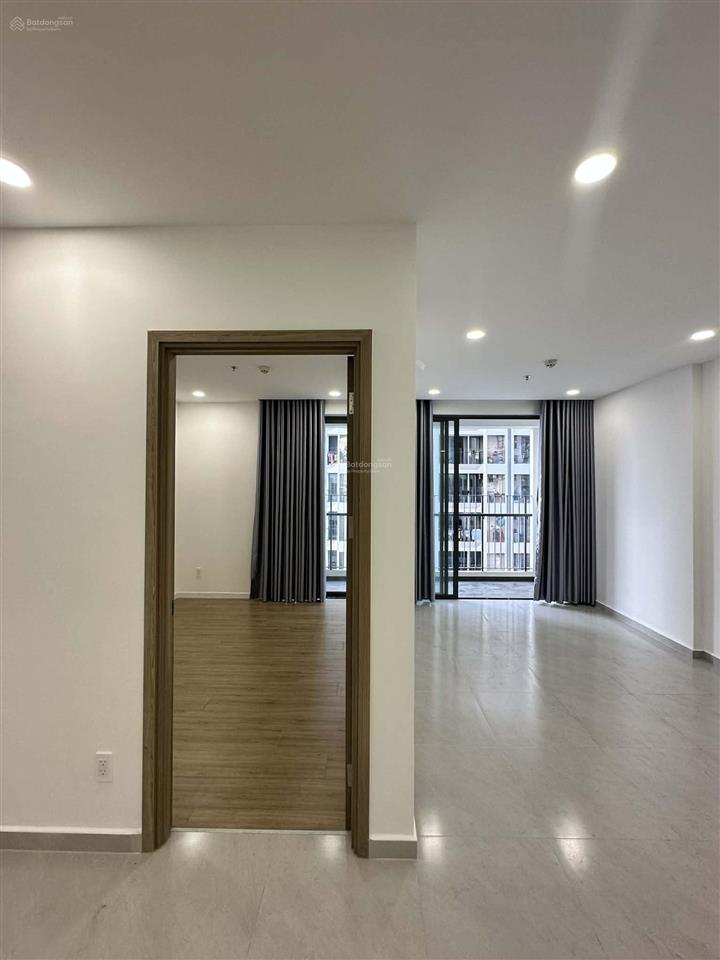 Chị chủ dễ thương cho thuê căn 63m2 1pn + 1 wc, giá thuê 5.5 triệu/tháng, có rèm máy lạnh, view q1