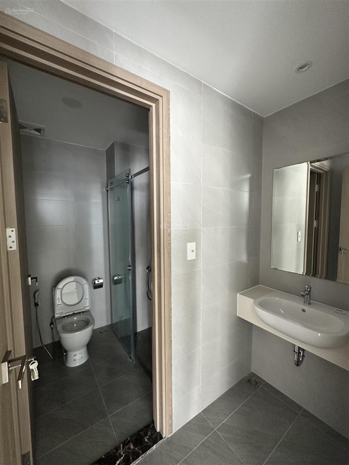 Lỗ hổng kinh tế mt eastmark. 65m2 1pn+1 giá 2tỷ 950 thuế phí, view hồ bơi nội khu, tầng đẹp