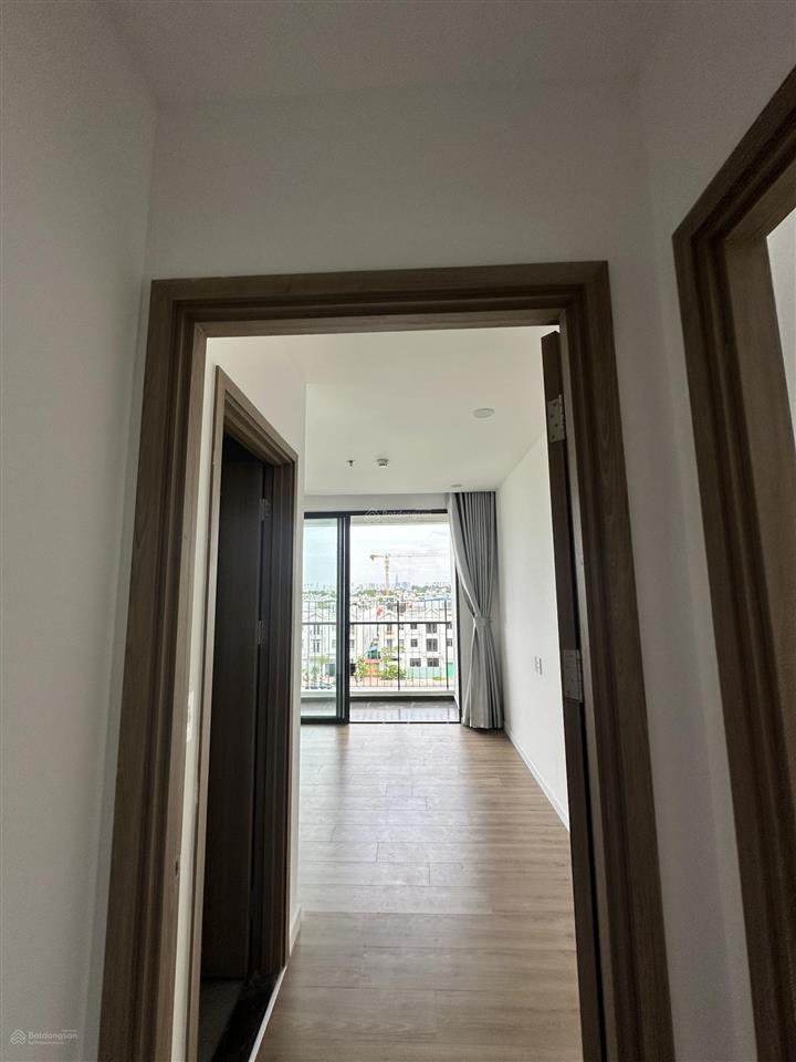Giảm 1 tỷ về giá 4.5 tỷ (thuế phí) cho căn mt 3pn 3wc 95.8m2 view trực diện hồ bơi. sổ hồng sẵn