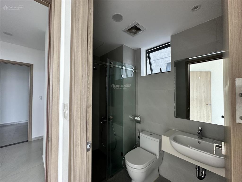 Giảm 1 tỷ về giá 4.5 tỷ (thuế phí) cho căn mt 3pn 3wc 95.8m2 view trực diện hồ bơi. sổ hồng sẵn