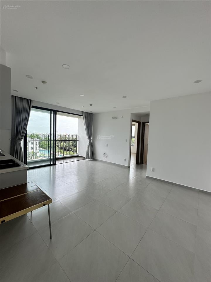 Giảm 1 tỷ về giá 4.5 tỷ (thuế phí) cho căn mt 3pn 3wc 95.8m2 view trực diện hồ bơi. sổ hồng sẵn