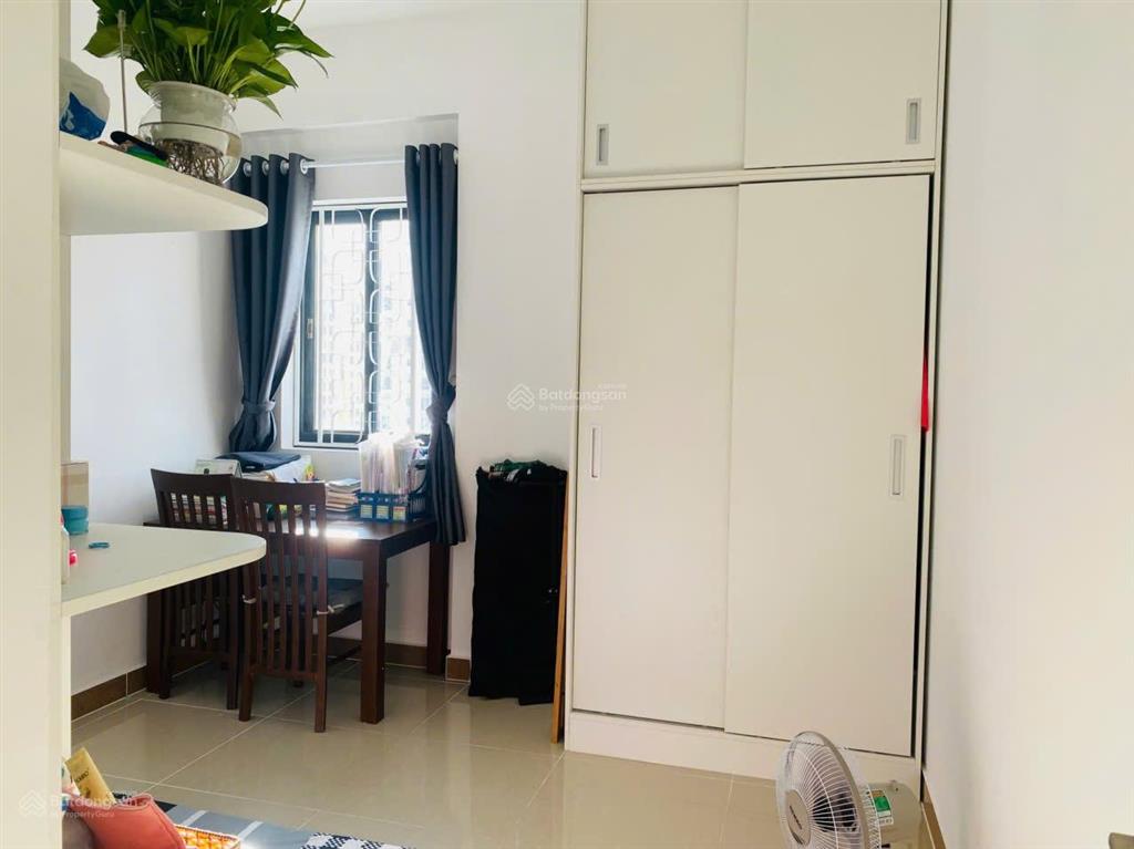 Bán căn góc era town b4  65m  2pn  2wc  sổ hồng  3,299 tỷ