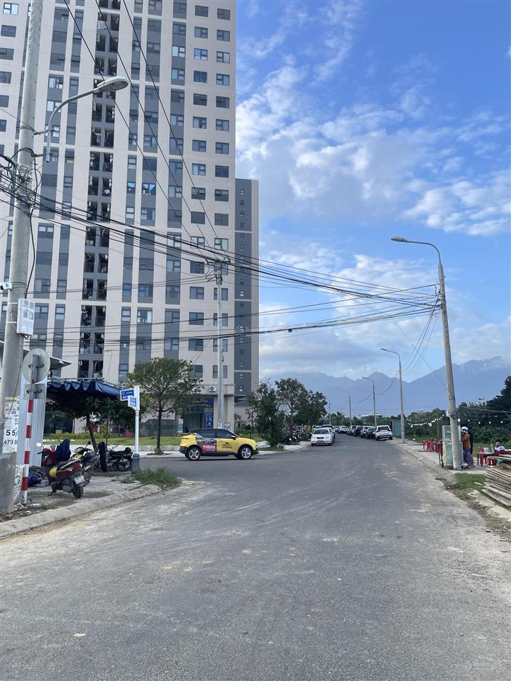 Đường huỳnh dạng kđt lakeside  sát chung cư ori thông đường nguyễn tất thành