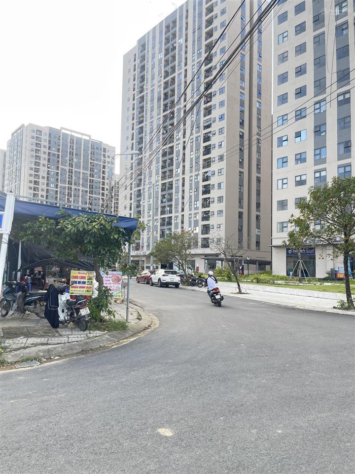 Đường huỳnh dạng kđt lakeside  sát chung cư ori thông đường nguyễn tất thành